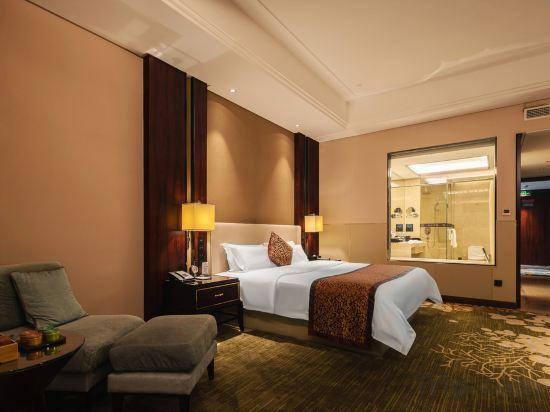 Уси: Purple Clay Hotel