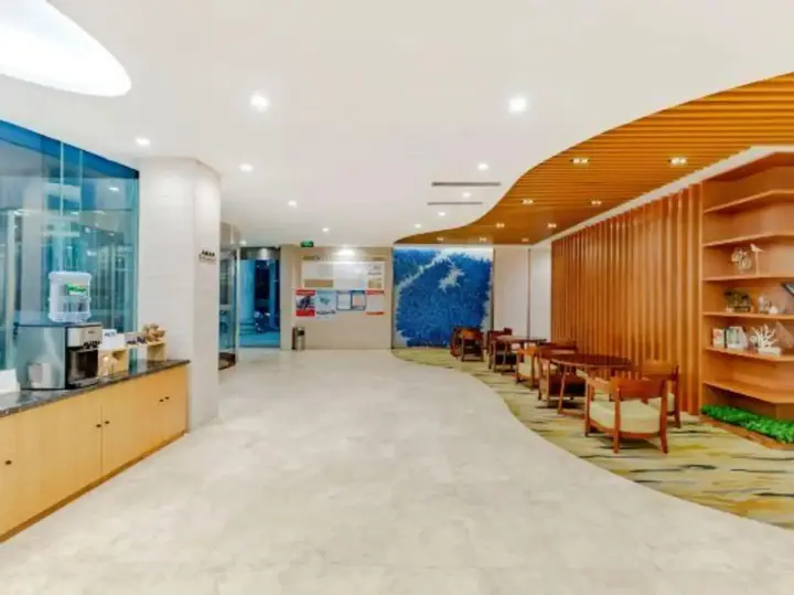 Уху: Aiwei Shangpin Hotel