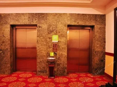 Даньдун: Dandong Dantie Hotel