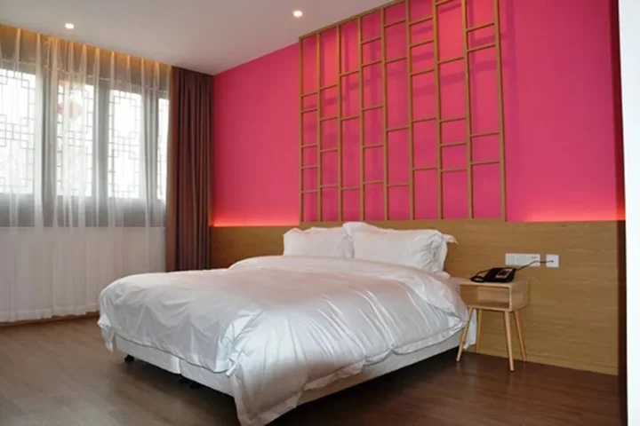 Цзясинь: Carton King Hotel