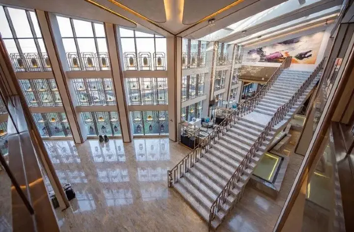 Шэньян: Howard Johnson Jinlian Business Club Hotel Shenyang