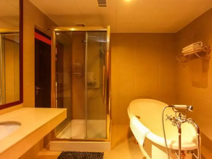 Яньчэн: Manor Dorsett Hotel
