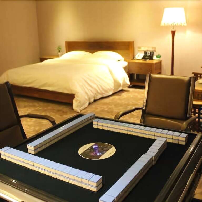 Цюйцзин: Huize Manhai Hotel