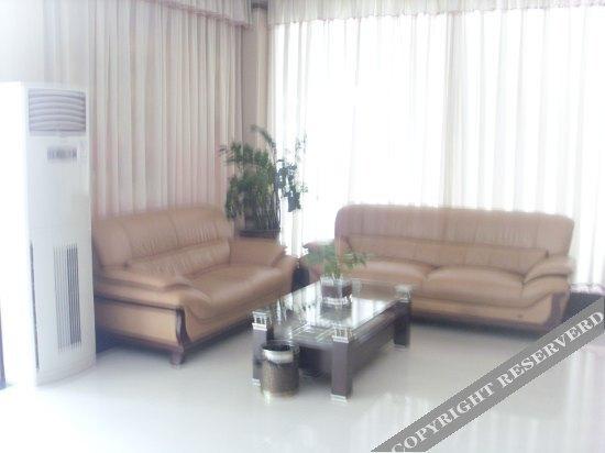 Чжуншань: Yixing Business Hotel