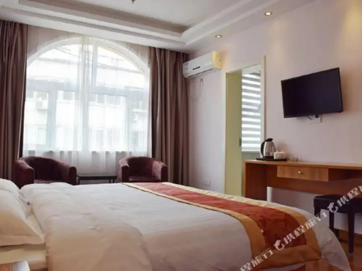 Лоян: Yake Light House Hotel (Luoyang Longmen High-speed Railway Station Kaiyuan Avenue)