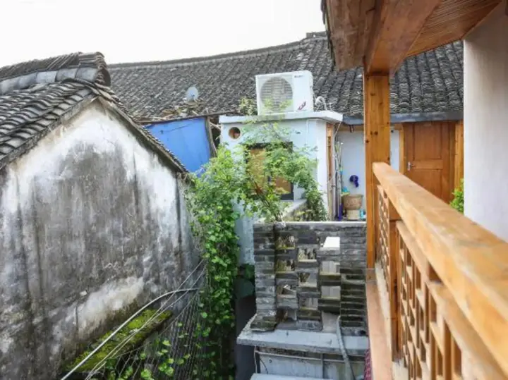 Цзясинь: Tingyuan Shenshen Inn