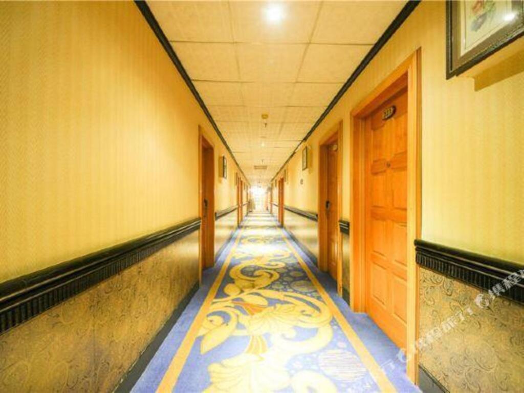 Наньнин: Jinhu Hotel