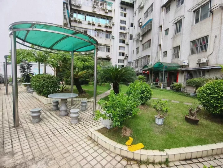 Наньнин: Jinhu Hotel