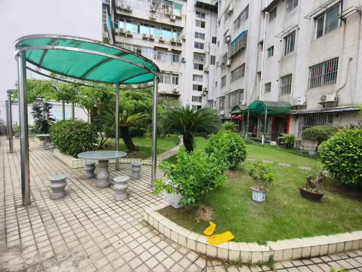 Наньнин: Jinhu Hotel