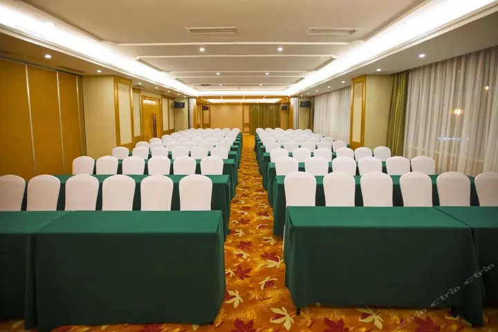 Чанша: Vienna International Hotel Changsha Shidai Dijing
