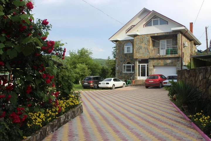 Джубга: U Natalii Guest House