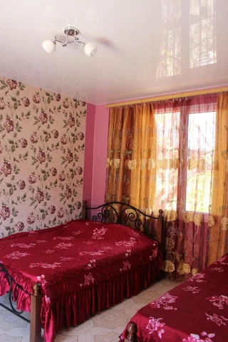 Джубга: U Natalii Guest House