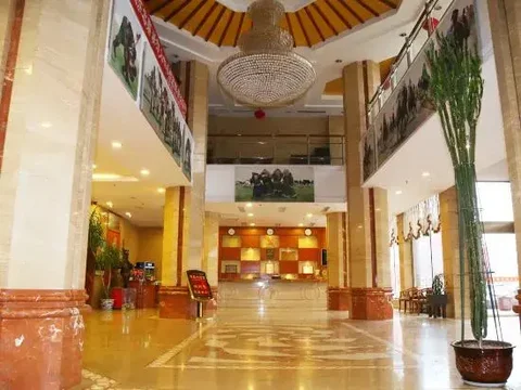 Тунляо: Kezuo Houqi Bowang Hotel (Ganqika Railway Station Bus Station)