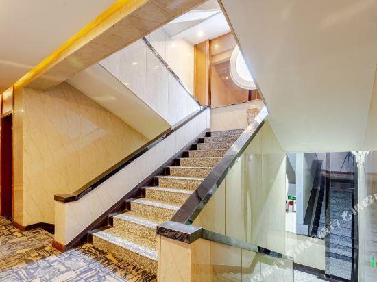 Вэйнань: Lijing Business Hotel