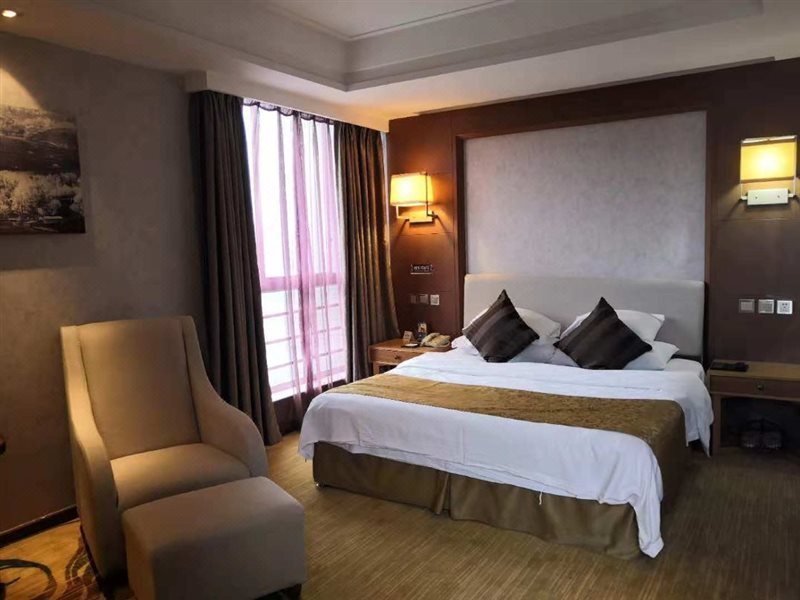 Ибинь: Purple Light Hotel