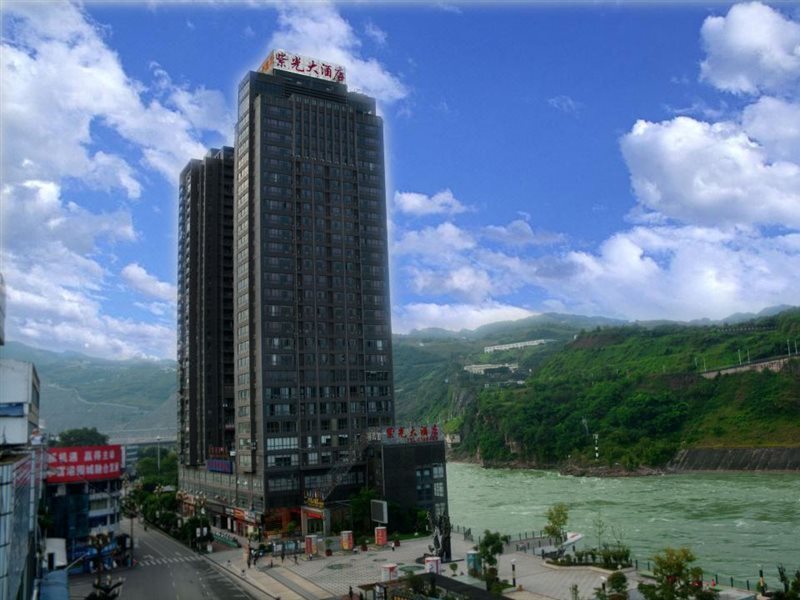 Ибинь: Purple Light Hotel