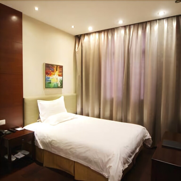 Наньтун: Home Inn Nantong Qingnian Middle Road
