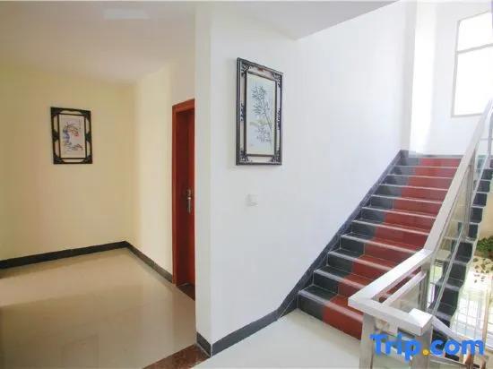 Шаогуань: Danxia Mountain Panshan Hostel