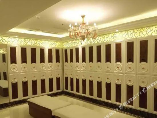 Луань: Huitong Business Hotel