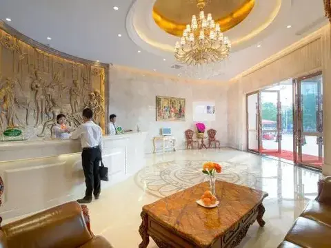 Чжаоцин: Lakeside Hotel (Sihui Dawang Park)