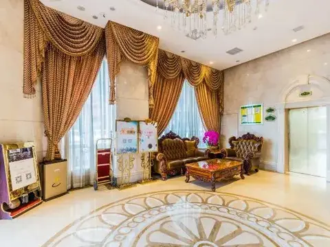 Чжаоцин: Lakeside Hotel (Sihui Dawang Park)