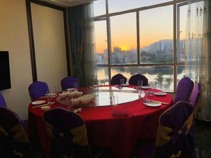 Шаогуань: Kumho Hotel