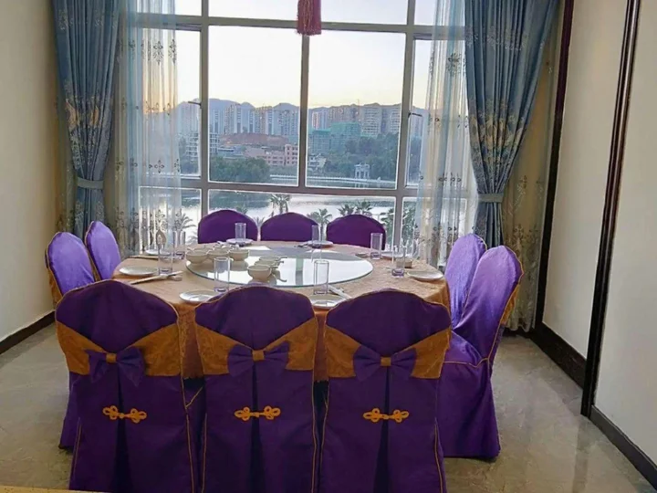 Шаогуань: Kumho Hotel