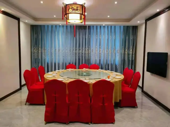 Шаогуань: Kumho Hotel
