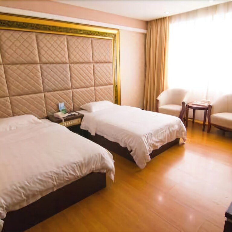 Янгиианг: Yangjiang Chengtian Business Hotel