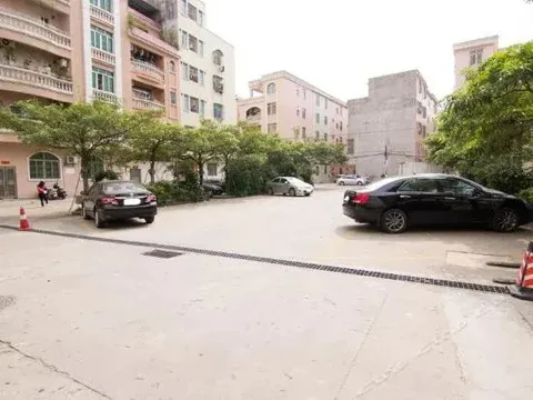 Янгиианг: Yangjiang Chengtian Business Hotel