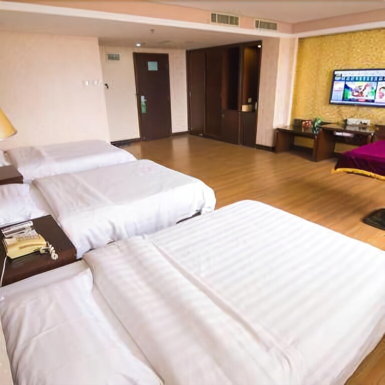 Янгиианг: Yangjiang Chengtian Business Hotel