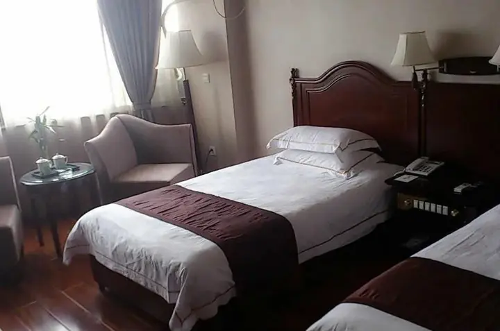 Лоян: Luoyang Dahao Heshan Hotel