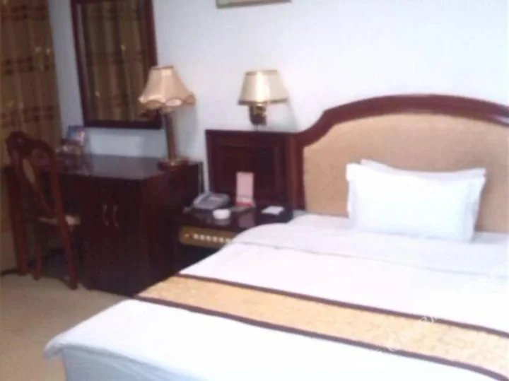 Янгиианг: Dongfang Hotel