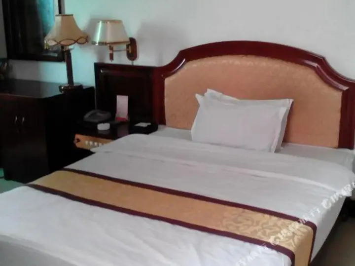 Янгиианг: Dongfang Hotel