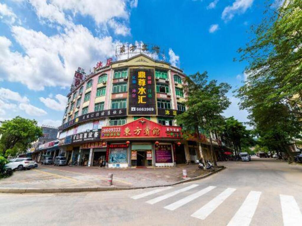 Янгиианг: Dongfang Hotel