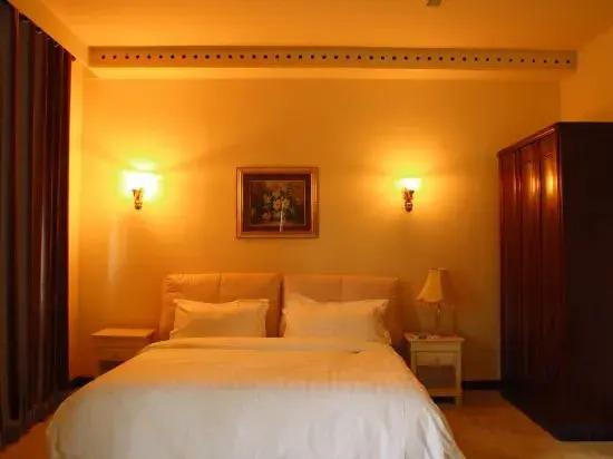 Ордос: Seven Star Lake Desert Hotel