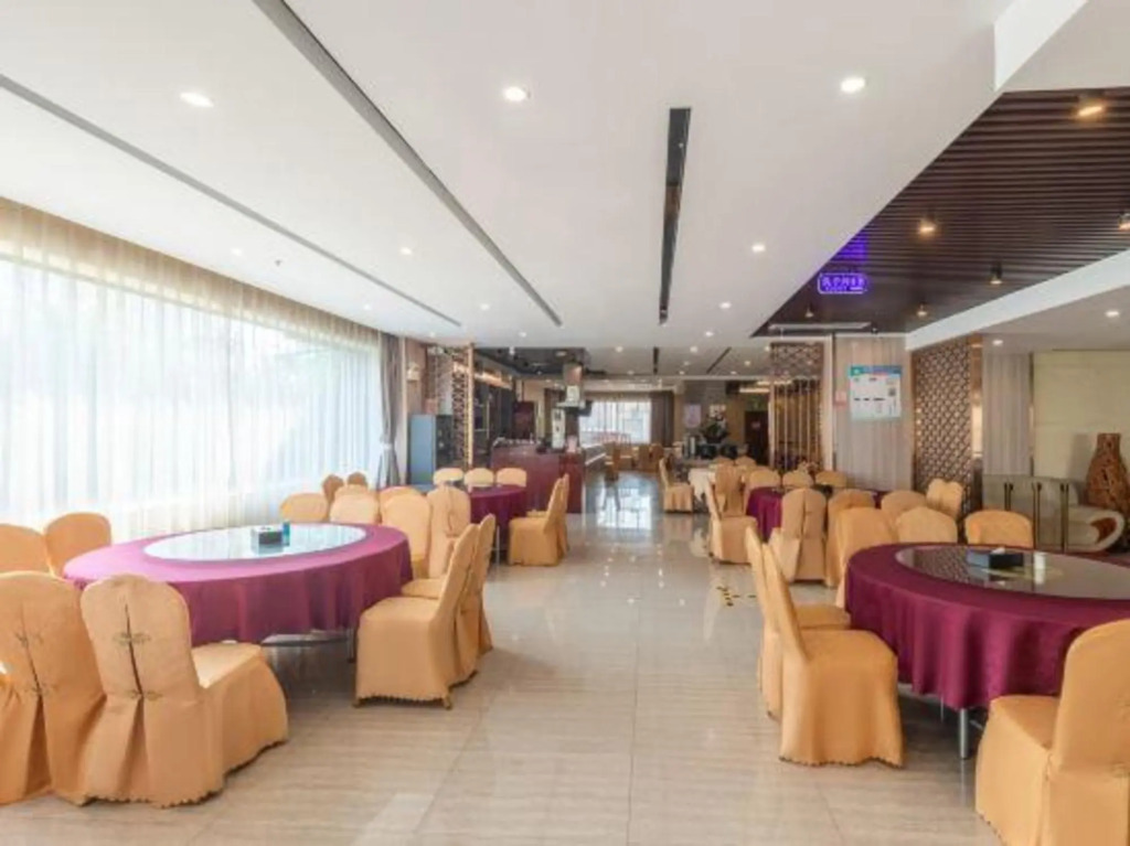 Фошань: Friendly Holiday Hotel
