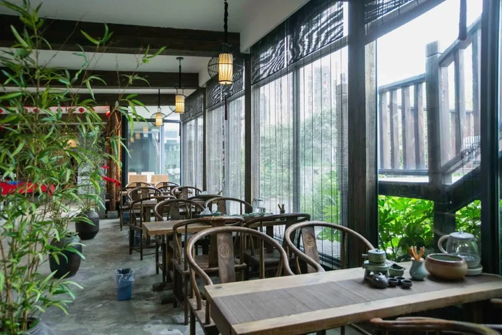 Чунцин: Brother Hotel (Chongqing Bagongli Used Car Trading Market)