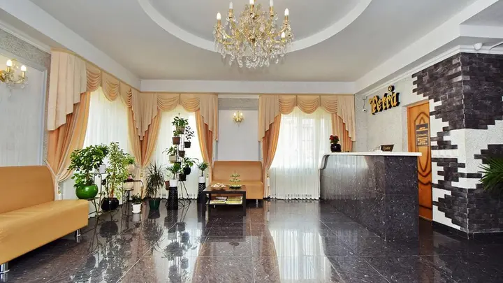 Голубицкая: Отель Goldleo