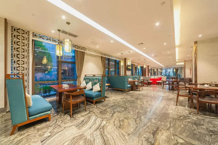 Синъи: Lake International Hotel
