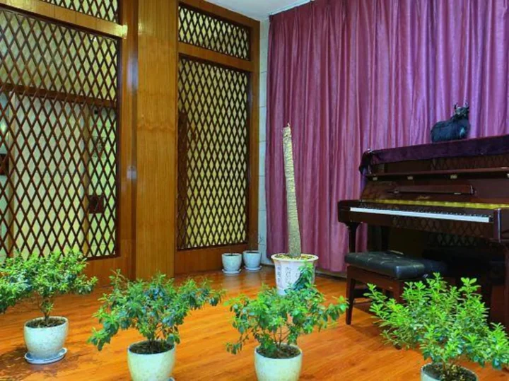 Шангри-Ла: Aijia Jiaotong Hotel