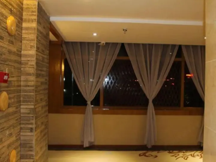 Шангри-Ла: Aijia Jiaotong Hotel