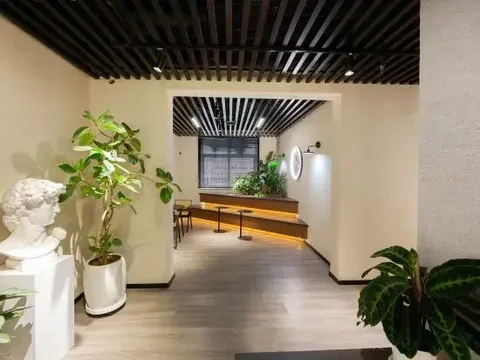 Циньхуандао: Beidaihe Yuehua Hotel(Tiger Stone Bath Shop)