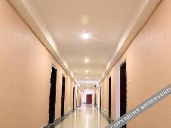 Чжуншань: Tangke Hotel