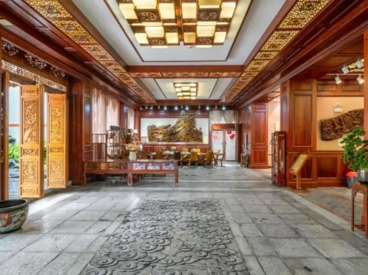 Куньмин: Jinning Rundexing Hotel (Guyan Culture Square)