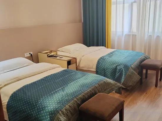 Цюйцзин: Luoping Golden Valley Taijia SPA Hotel