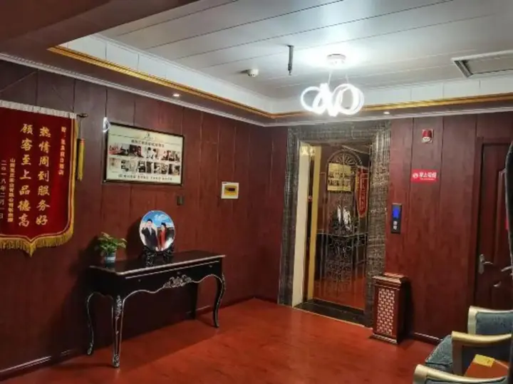 Цанчжоу: Hot Spring Holiday Hotel
