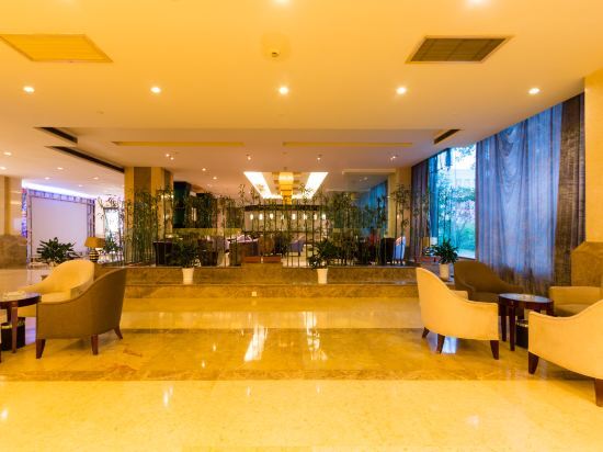 Шанграо: Wannian Shennong Maison New Century Hotel