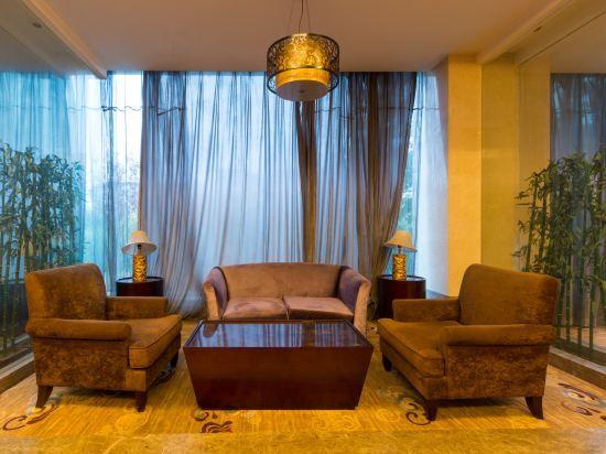 Шанграо: Wannian Shennong Maison New Century Hotel