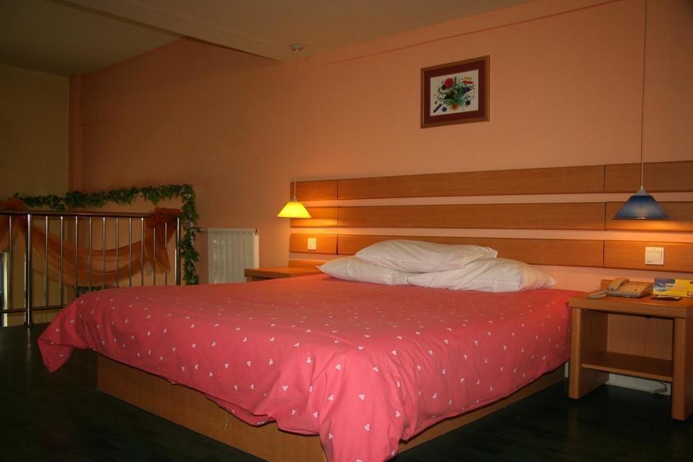 Циндао: Home Inn Plus (Qingdao Yinchuan West Road, Qingdao University)